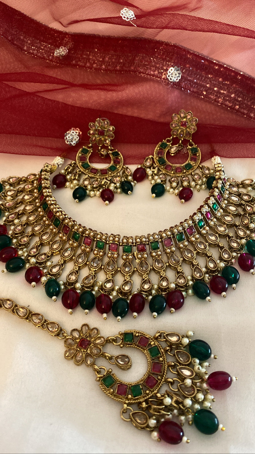 INAARA NECKLACE SET