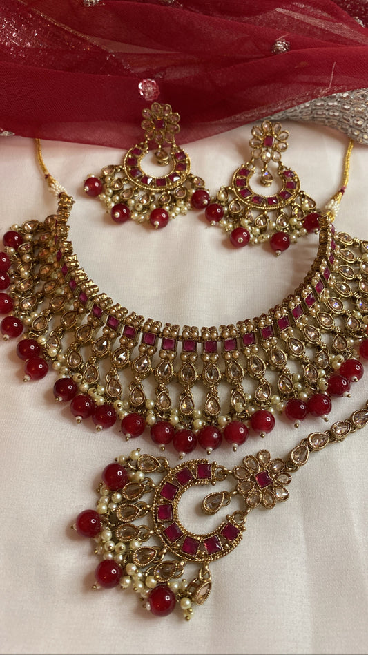 INAARA NECKLACE SET