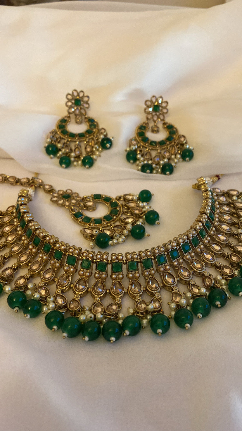 INAARA NECKLACE SET