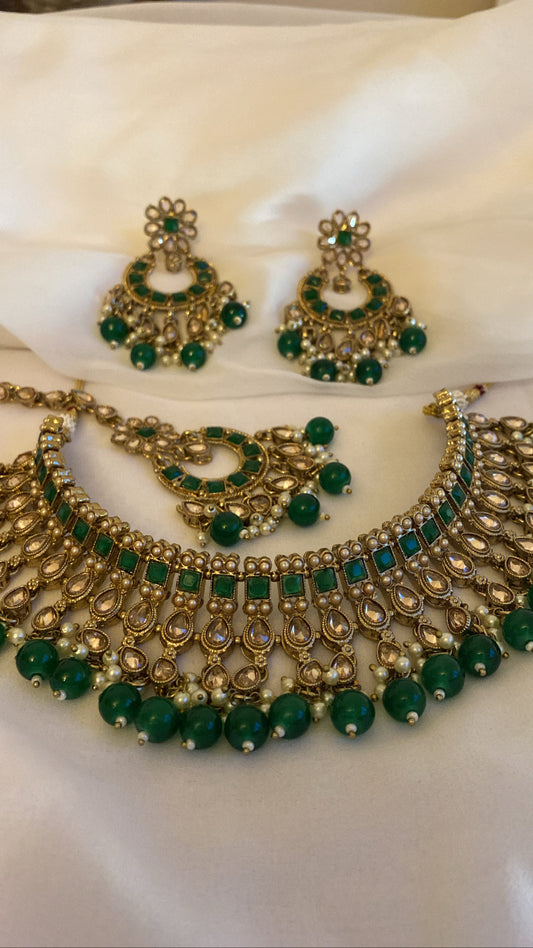 INAARA NECKLACE SET