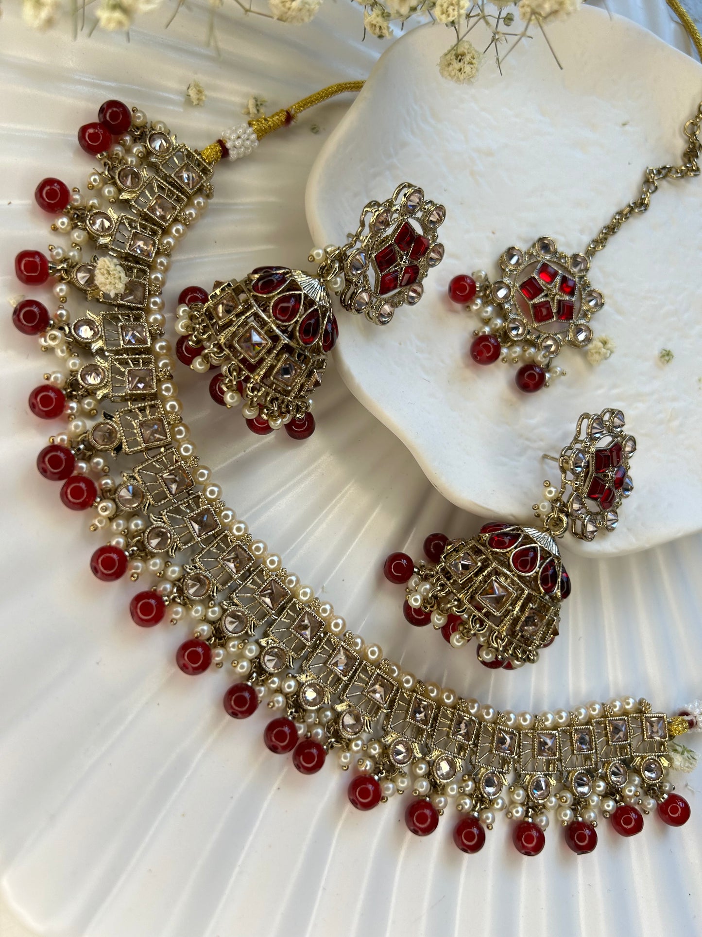 INAAYA NECKLACE SET