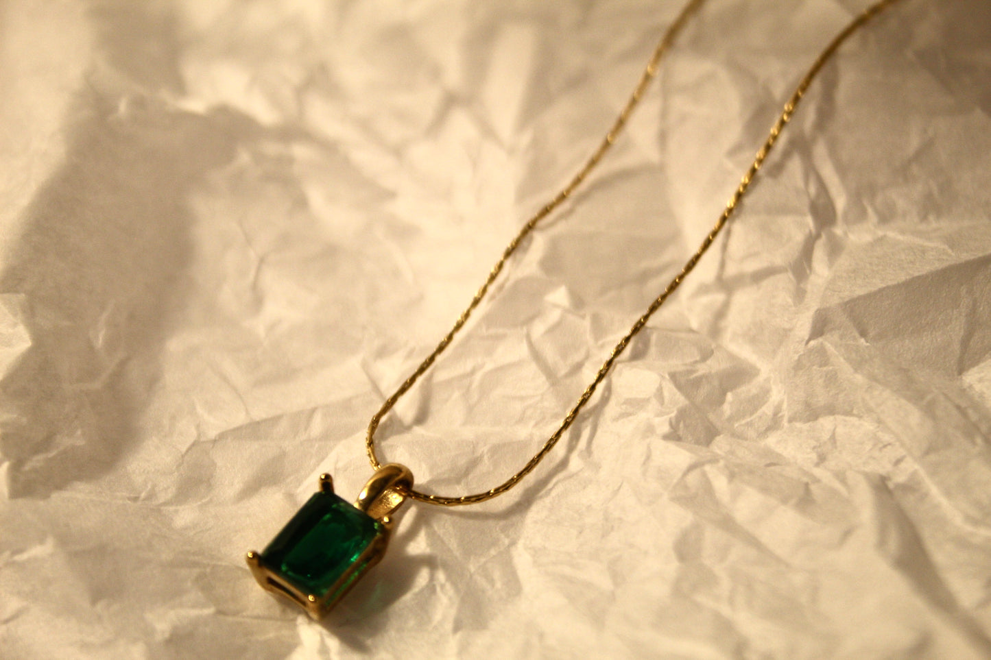 EMERALD GREEN NECKLACE